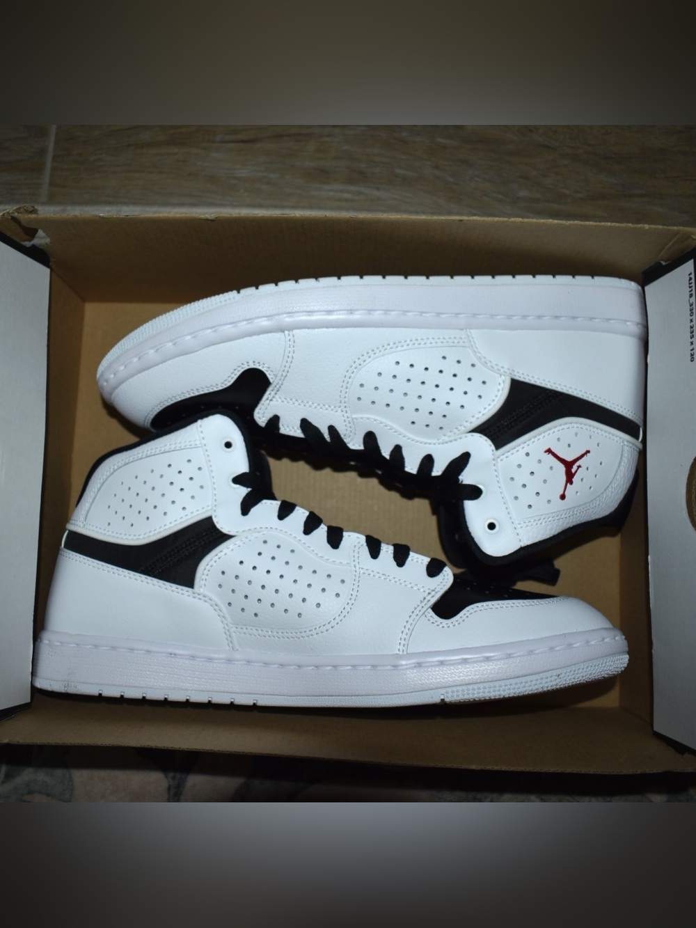 Jordan Access White Black Gym Red Mid Top Sneakers Men’s 10.5